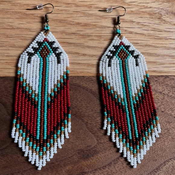 Beaded Earrings, Handmade Indigenous - Picture 1 of 2